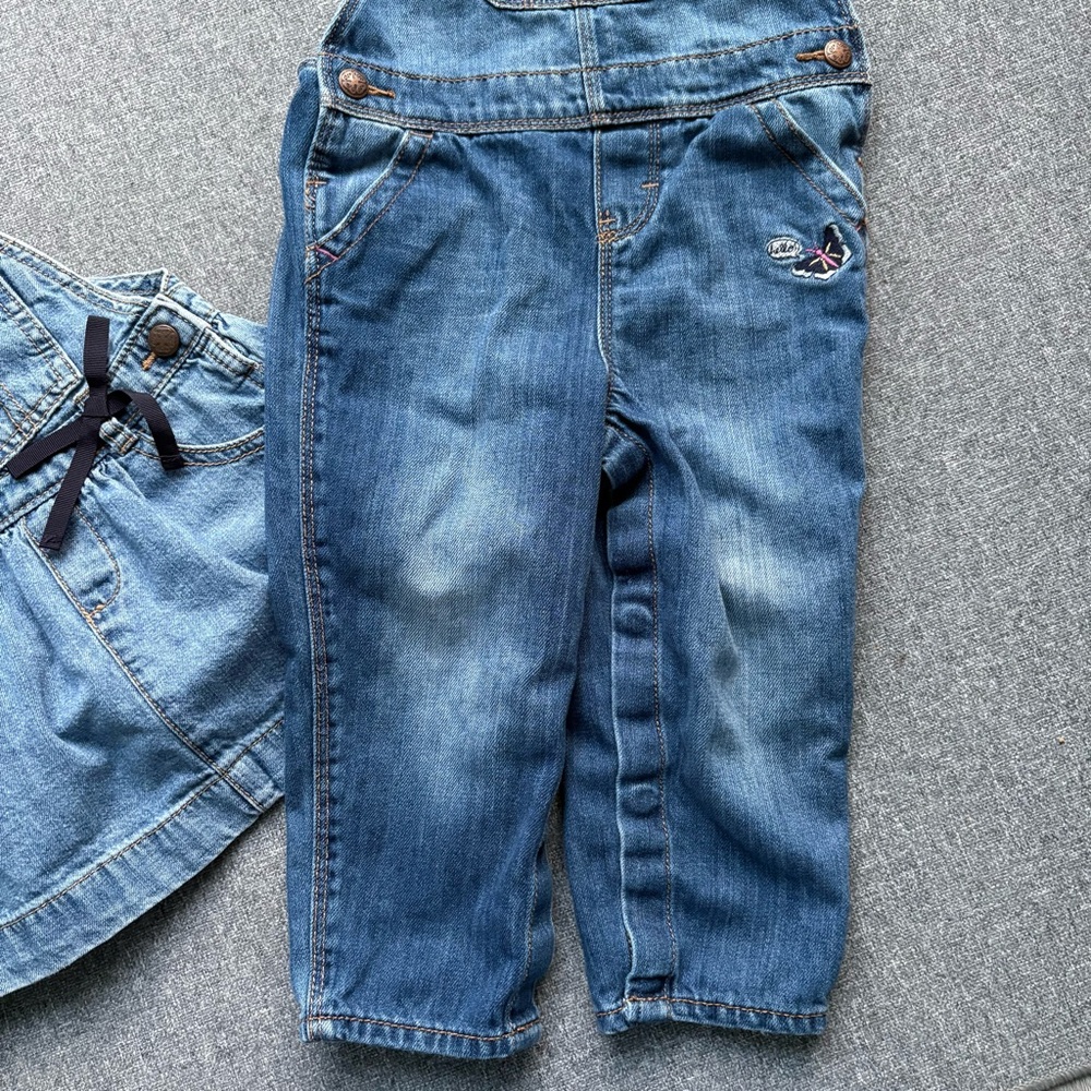 OshKosh B'gosh 24M Denim Set | Floral Jumper & Classic Overalls 24M - Picture 5 of 14